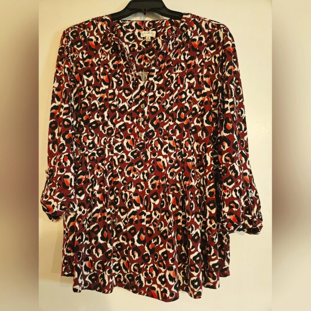 Women's Wonderly Size 3X blouse 3/4 length sleeves in burgundy leopard print.